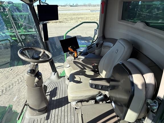 Image of John Deere S770 equipment image 4