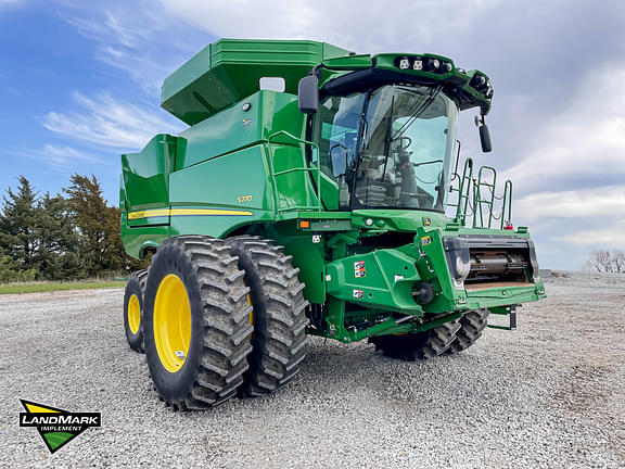Image of John Deere S770 equipment image 2