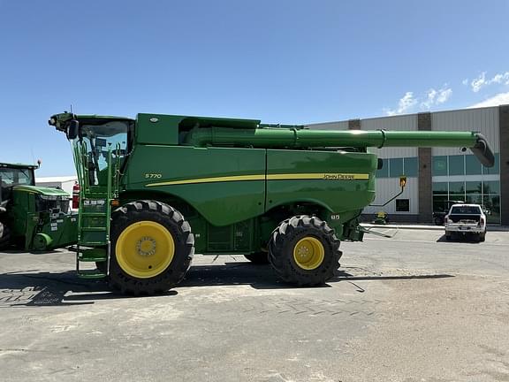 Image of John Deere S770 equipment image 1