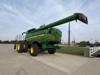 Image of John Deere S770 equipment image 4