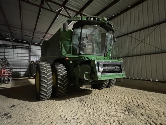 Image of John Deere S770 equipment image 1