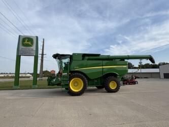 Image of John Deere S770 equipment image 1