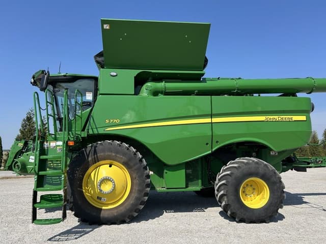 Image of John Deere S770 equipment image 2