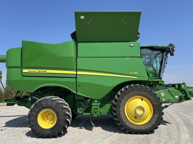 Image of John Deere S770 equipment image 3