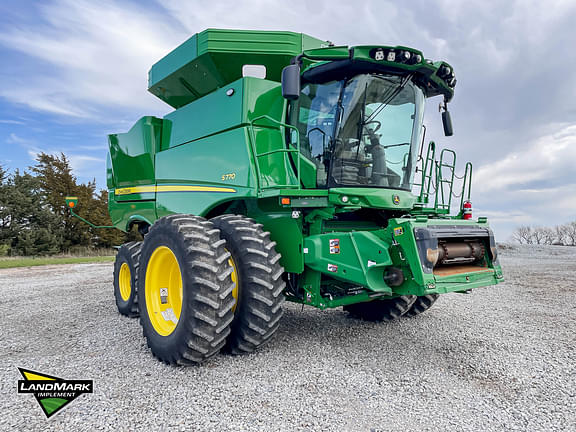 Image of John Deere S770 equipment image 2