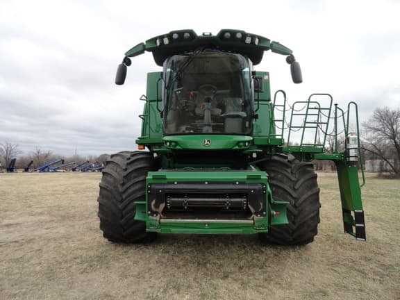 Image of John Deere S770 equipment image 1