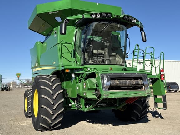 Image of John Deere S770 equipment image 1