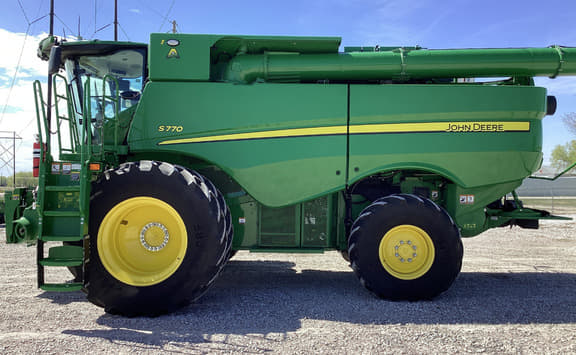 Image of John Deere S770 equipment image 2