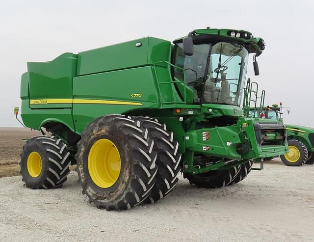 Image of John Deere S770 equipment image 2