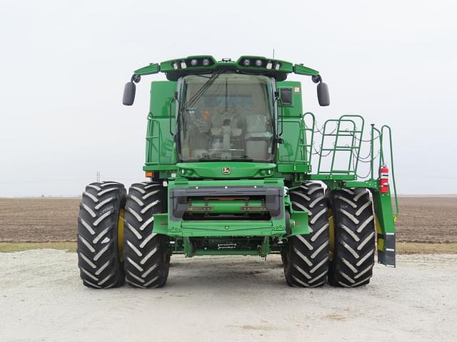 Image of John Deere S770 equipment image 1