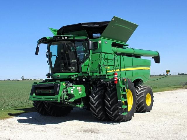 Image of John Deere S770 equipment image 1
