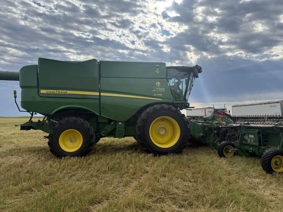 Image of John Deere S770 equipment image 4