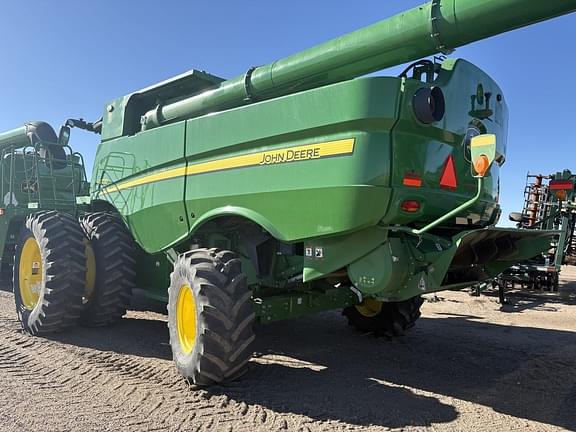 Image of John Deere S770 equipment image 2