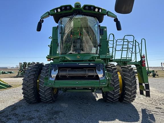 Image of John Deere S770 Image 1