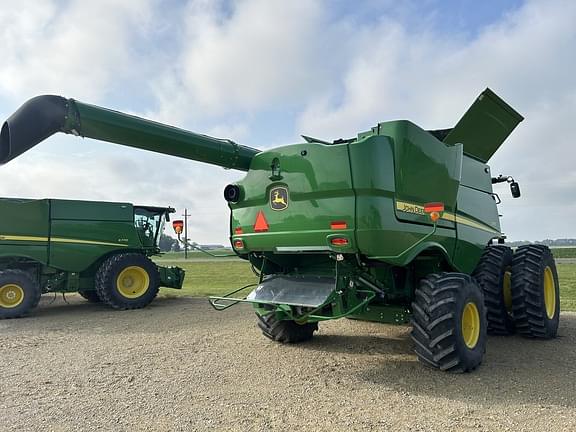 Image of John Deere S770 equipment image 1