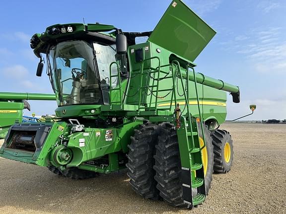 Image of John Deere S770 equipment image 3