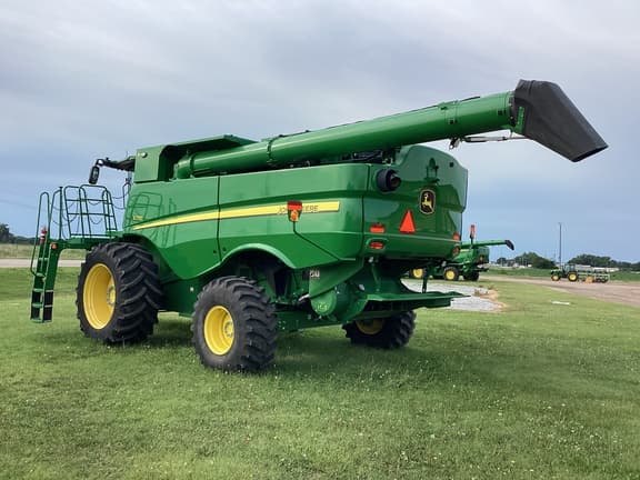 Image of John Deere S770 equipment image 4