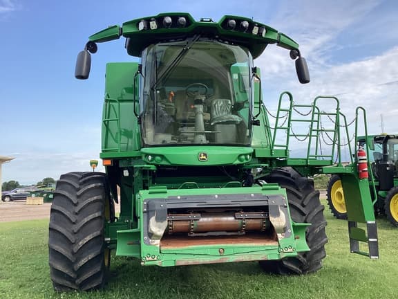 Image of John Deere S770 equipment image 1