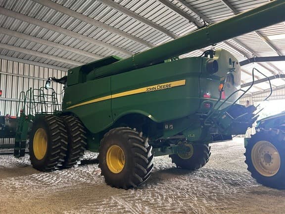 Image of John Deere S770 equipment image 1
