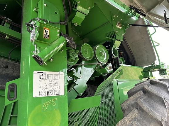 Image of John Deere S770 equipment image 2