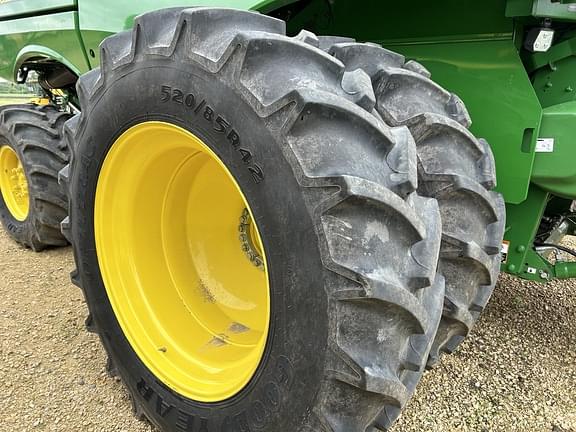 Image of John Deere S770 equipment image 1