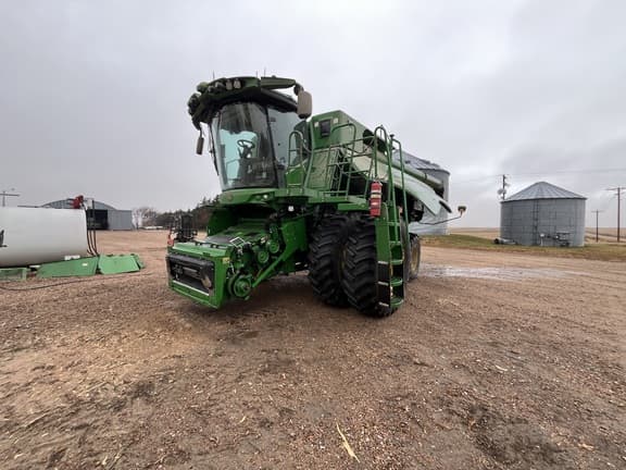 Image of John Deere S770 Image 1