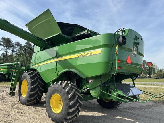 Image of John Deere S770 equipment image 2