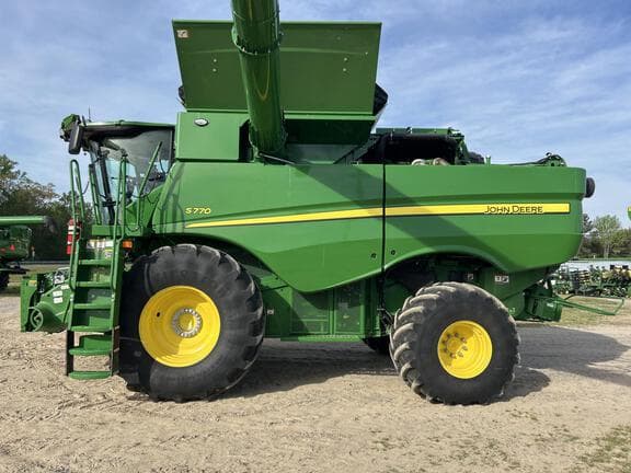 Image of John Deere S770 equipment image 3