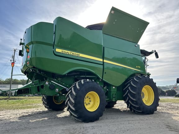 Image of John Deere S770 equipment image 4