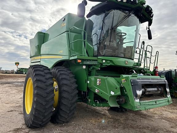 Image of John Deere S770 equipment image 1