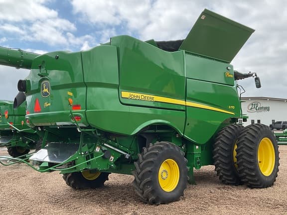 Image of John Deere S770 equipment image 2