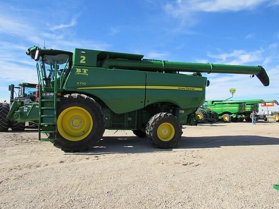 Image of John Deere S770 equipment image 1