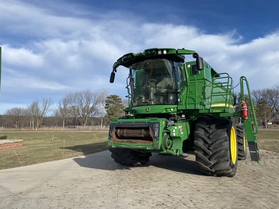 Image of John Deere S770 equipment image 1