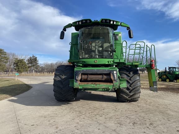 Image of John Deere S770 equipment image 2