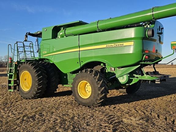 Image of John Deere S770 equipment image 2
