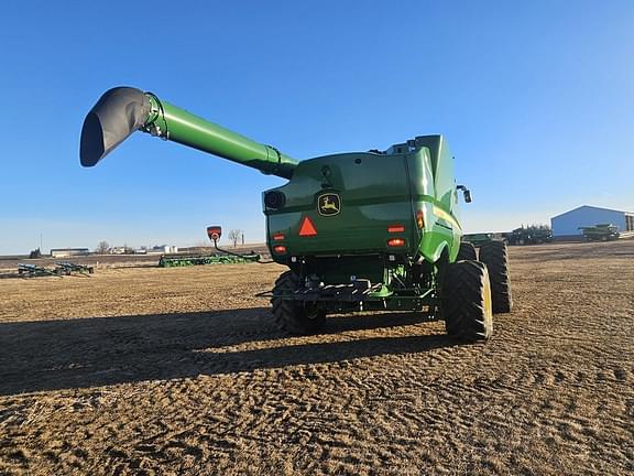 Image of John Deere S770 equipment image 4