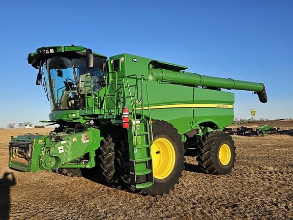 Image of John Deere S770 Primary image