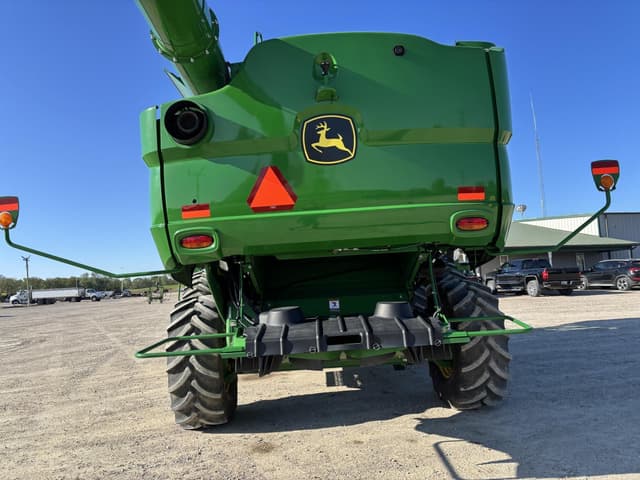 Image of John Deere S770 equipment image 3