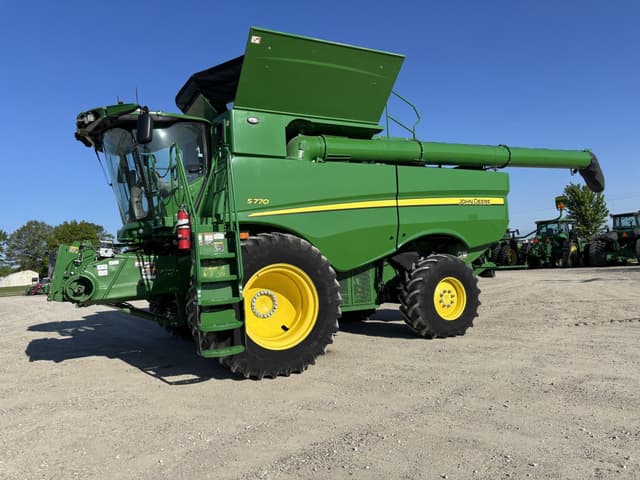 Image of John Deere S770 equipment image 1