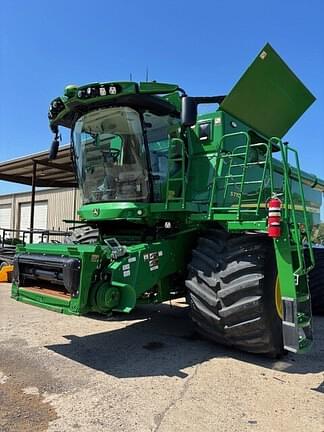 Image of John Deere S770 equipment image 1