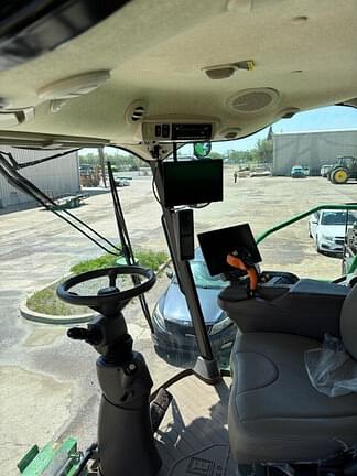 Image of John Deere S770 equipment image 4