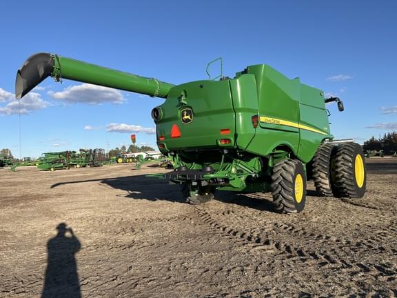 Image of John Deere S770 equipment image 4