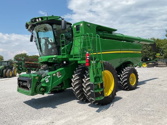 Image of John Deere S770 equipment image 4