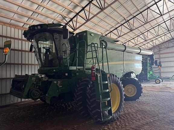 Image of John Deere S770 equipment image 2