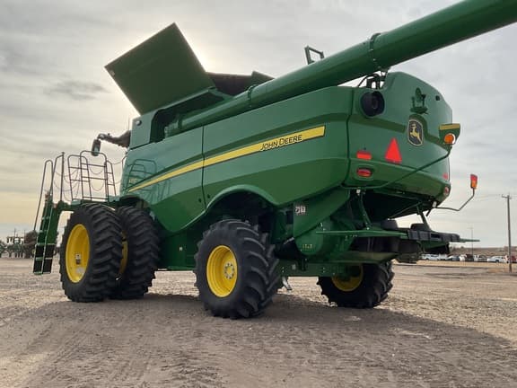 Image of John Deere S770 equipment image 1