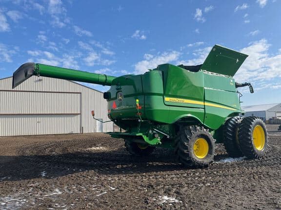 Image of John Deere S770 equipment image 4