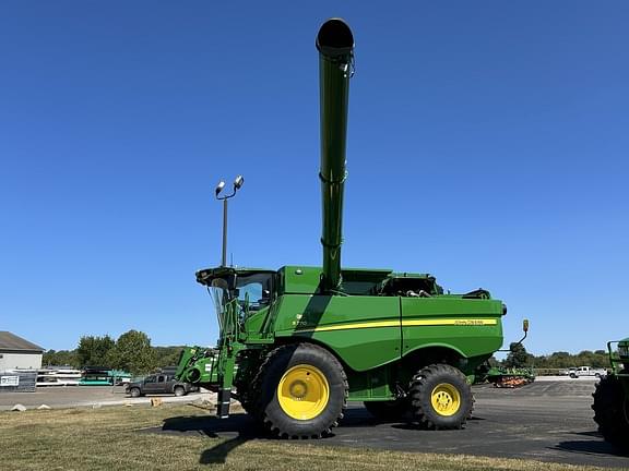 Image of John Deere S770 equipment image 2