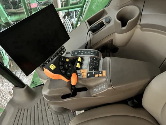 Image of John Deere S770 equipment image 3