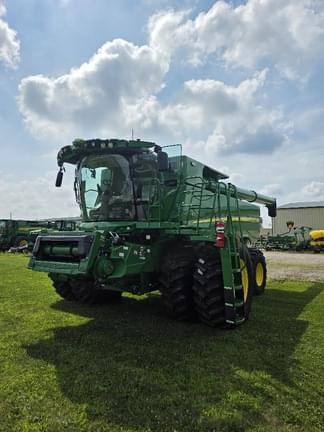 Image of John Deere S770 equipment image 1