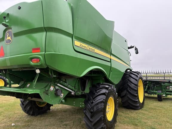 Image of John Deere S770 equipment image 3